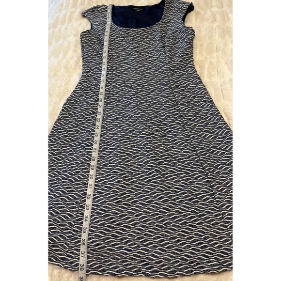 Chic Wave Pattern Mini Dress - Picture 6 of 16